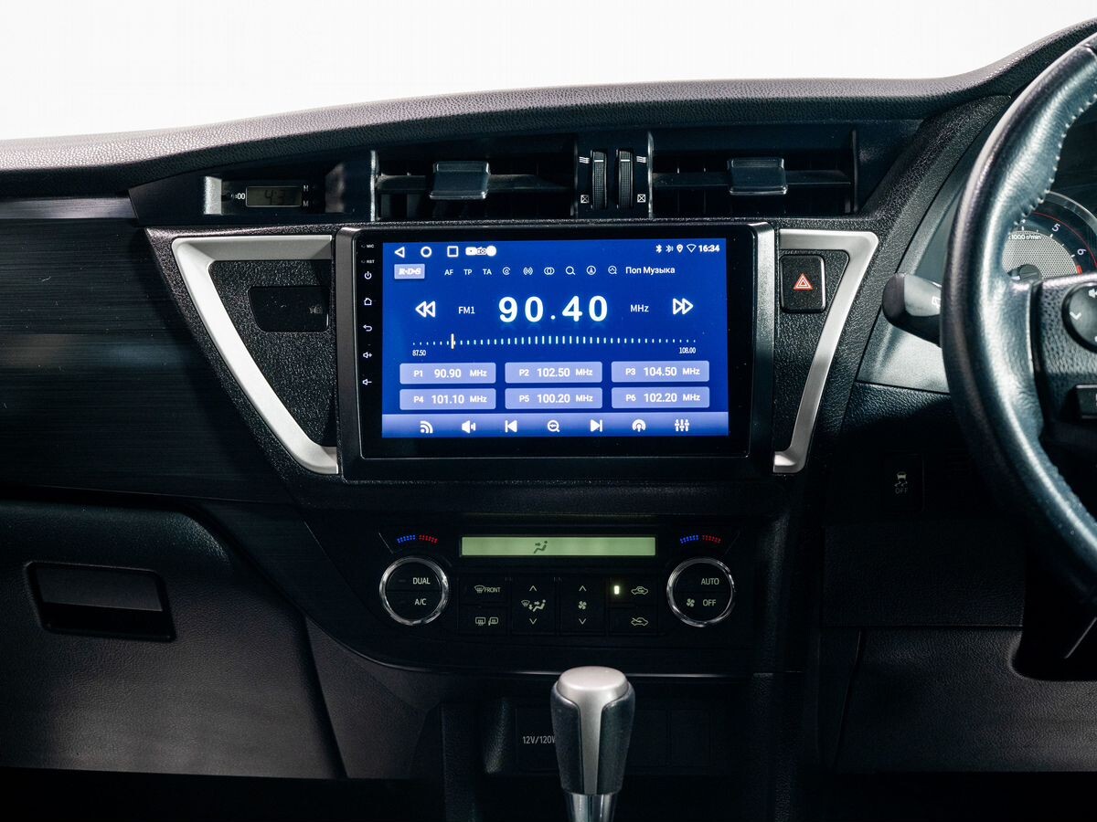 Toyota Auris 2013 - фото автомобиля