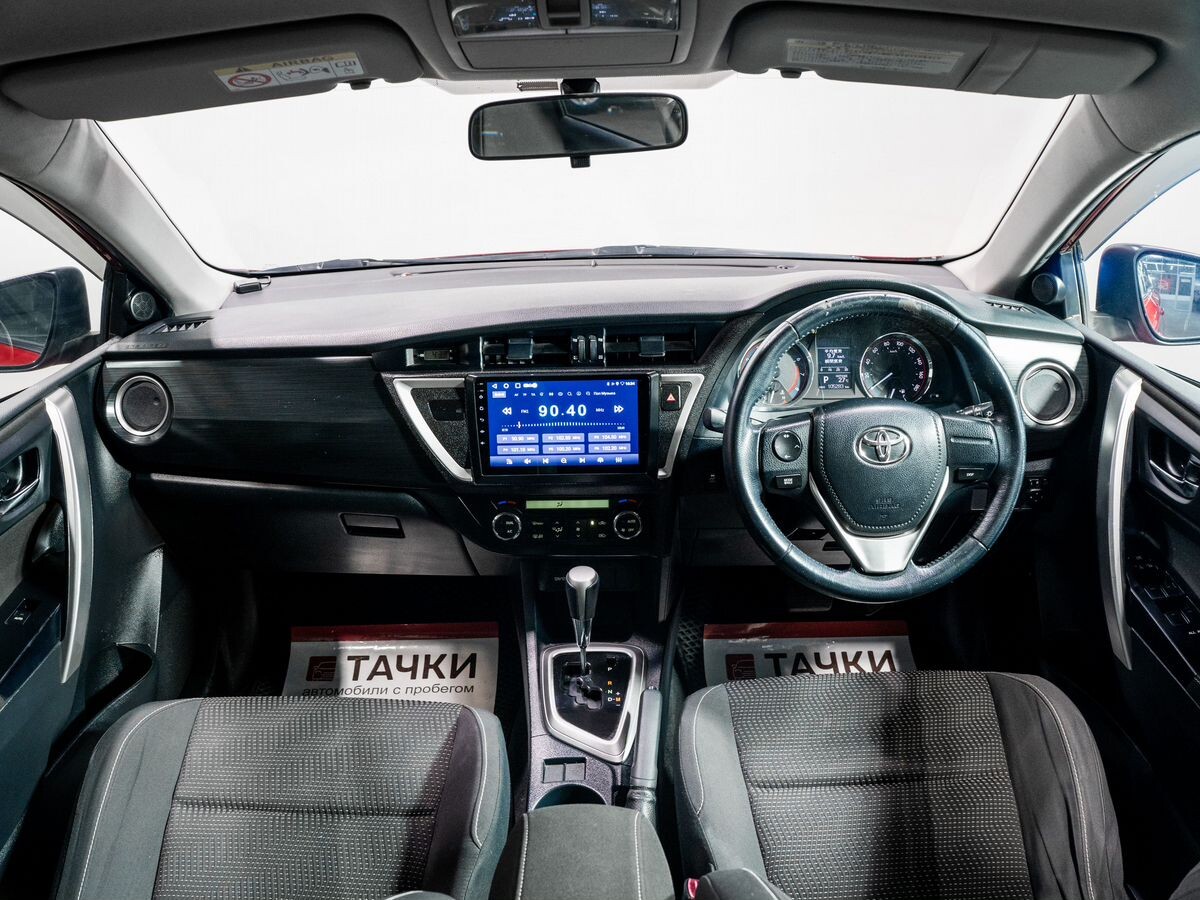 Toyota Auris 2013 - фото автомобиля