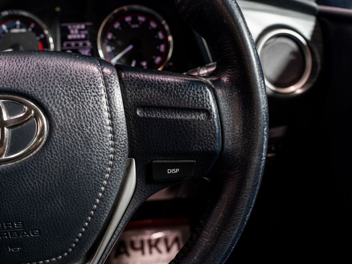 Toyota Auris 2013 - фото автомобиля