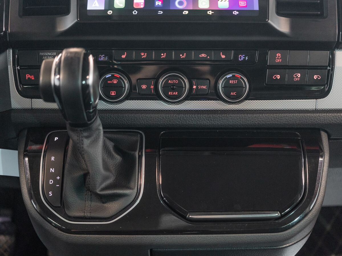 Volkswagen Multivan 2016 - фото автомобиля