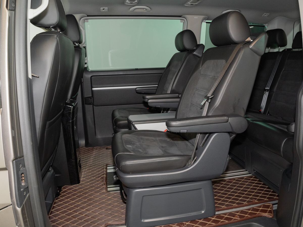 Volkswagen Multivan 2016 - фото автомобиля