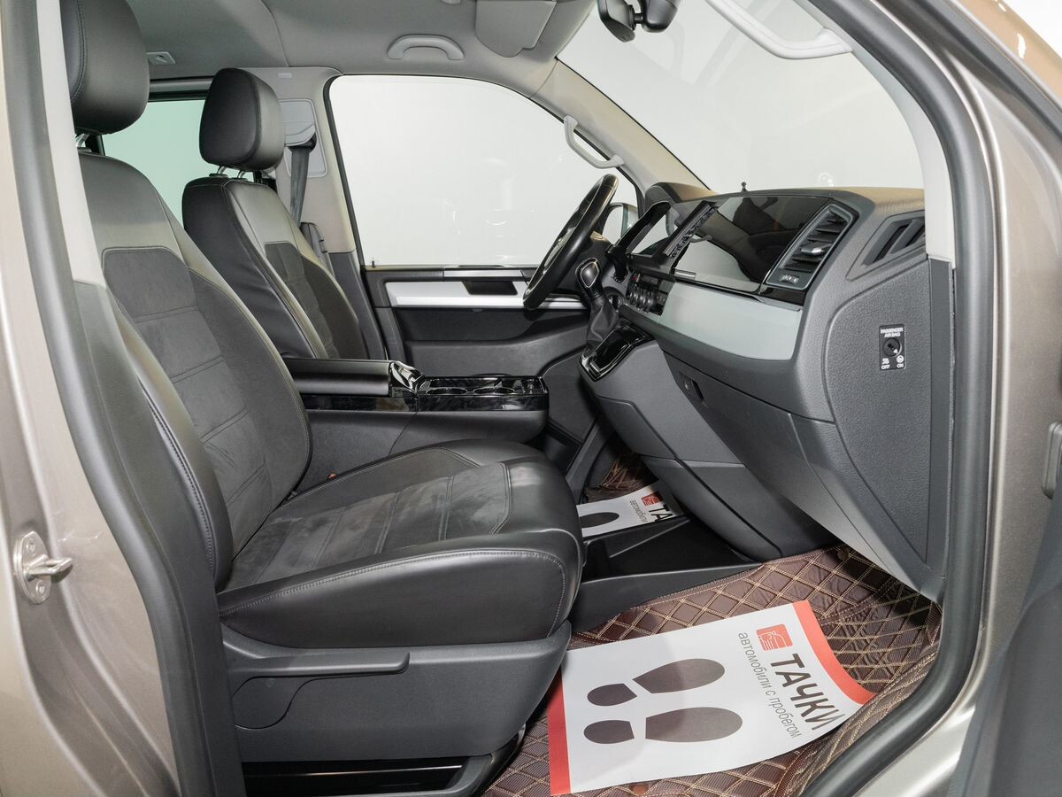 Volkswagen Multivan 2016 - фото автомобиля