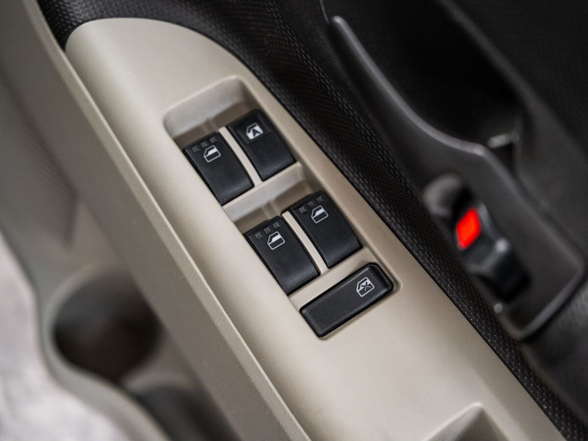 Toyota Passo Sette 2009 - фото автомобиля