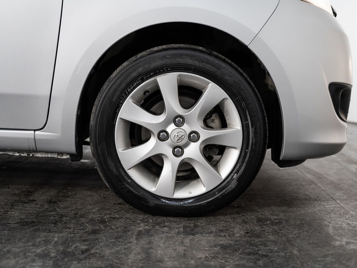 Toyota Passo Sette 2009 - фото автомобиля