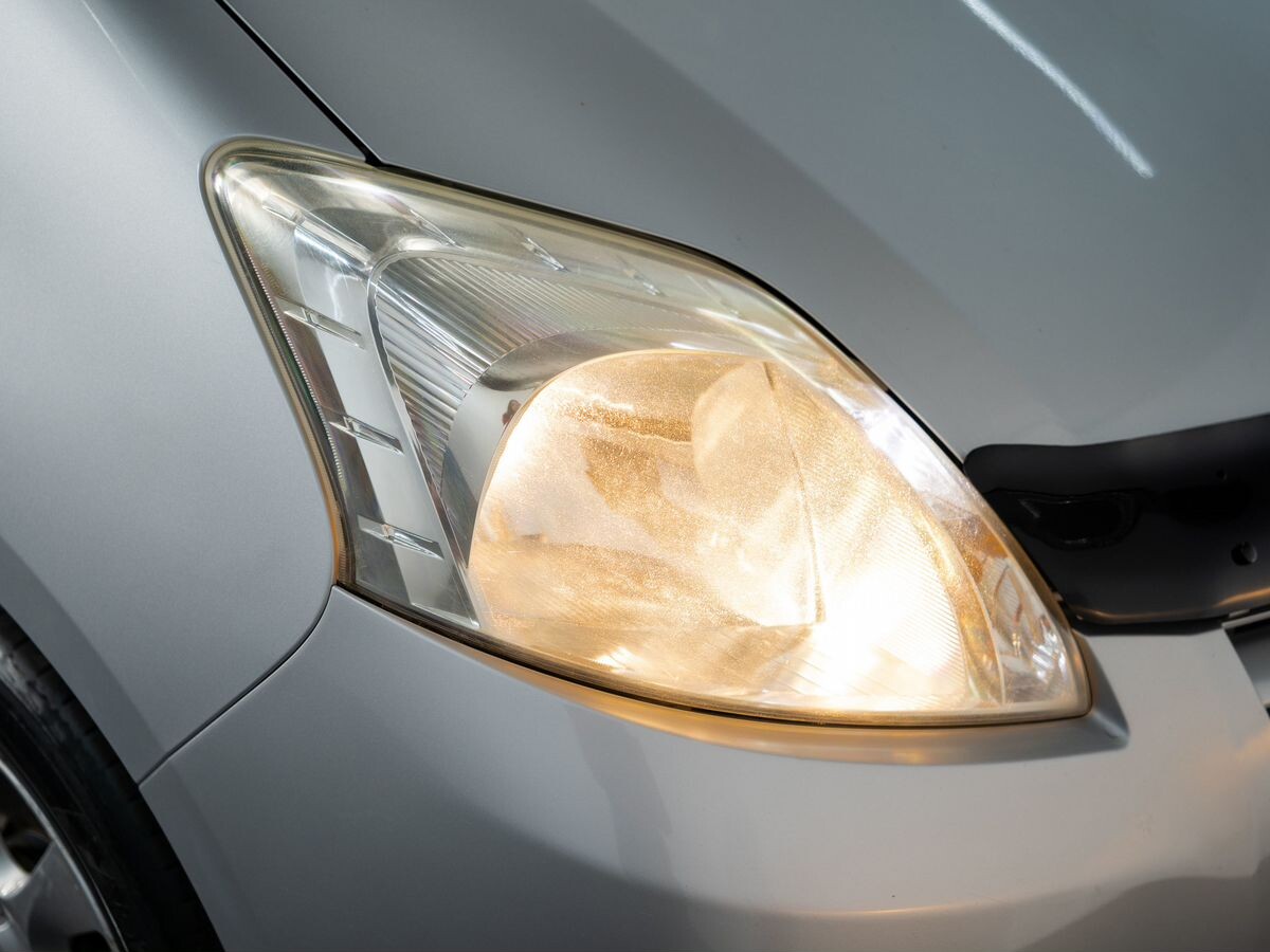 Toyota Passo Sette 2009 - фото автомобиля