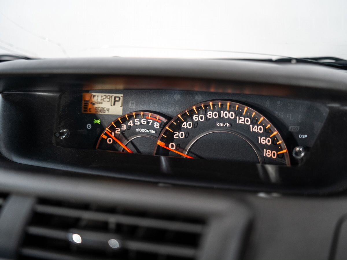 Toyota Passo Sette 2009 - фото автомобиля