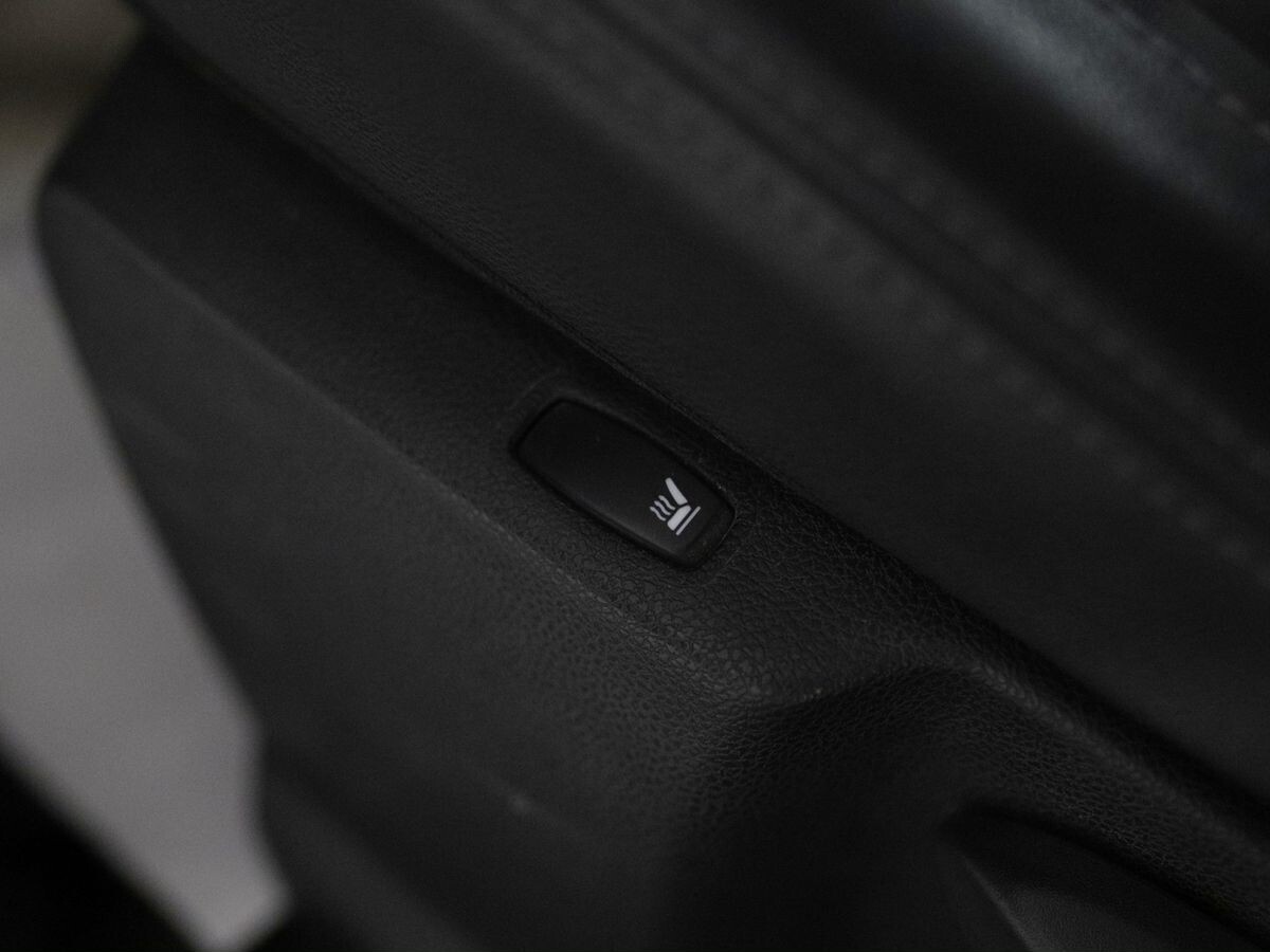 Nissan Terrano 2018 - фото автомобиля