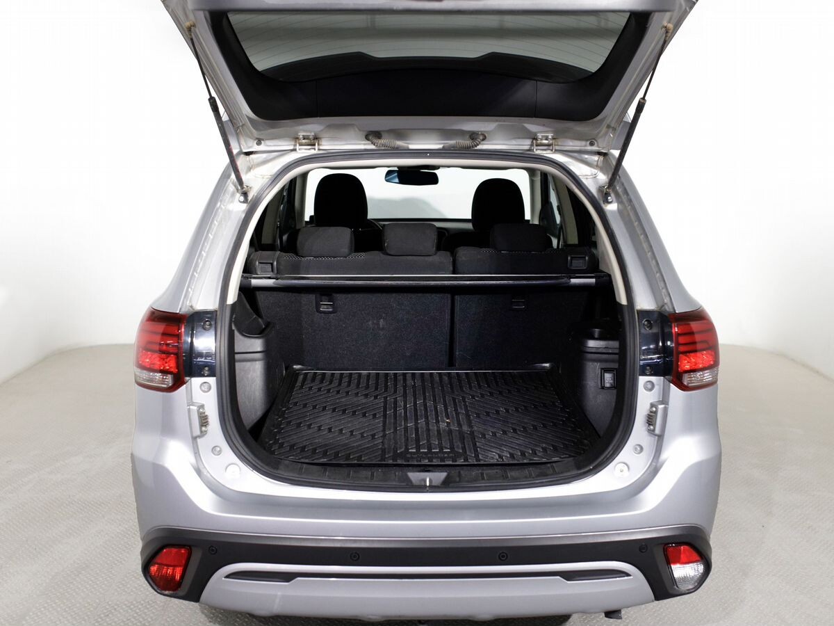 Mitsubishi Outlander 2021 - фото автомобиля