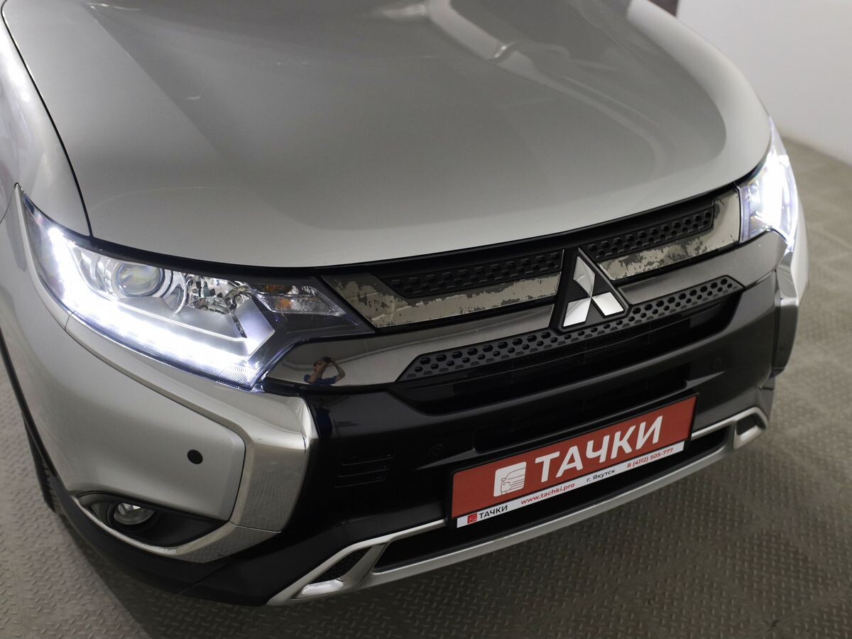 Mitsubishi Outlander 2021 - фото автомобиля