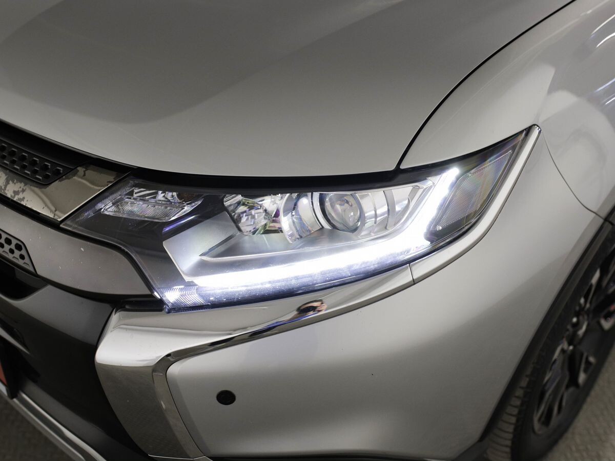 Mitsubishi Outlander 2021 - фото автомобиля