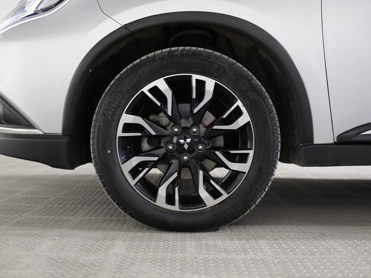 Mitsubishi Outlander 2021 - фото автомобиля
