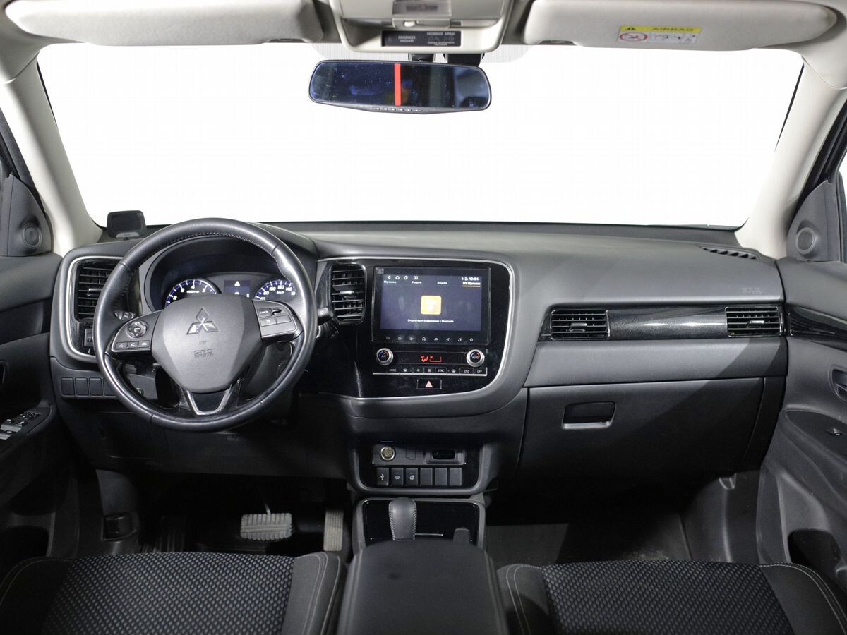 Mitsubishi Outlander 2021 - фото автомобиля