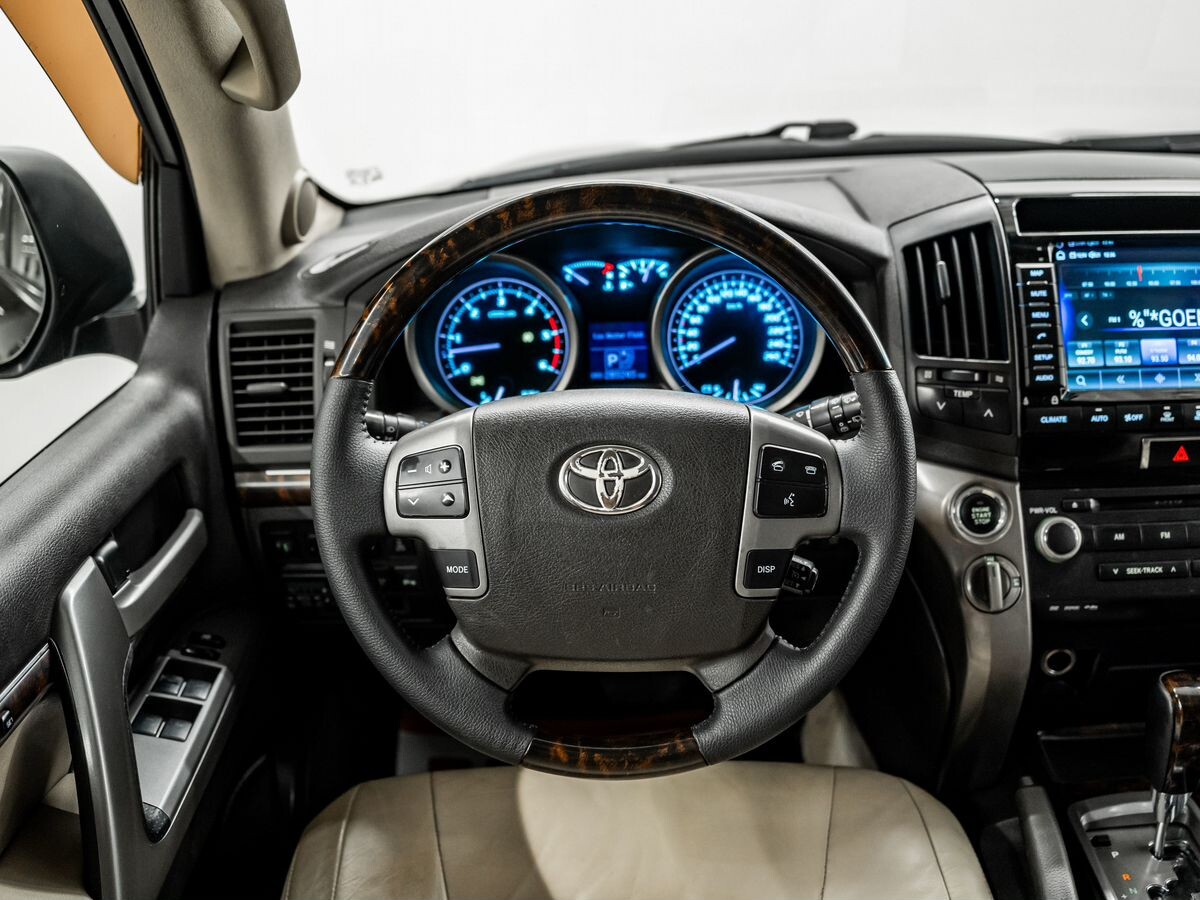 Toyota Land Cruiser 2008 - фото автомобиля