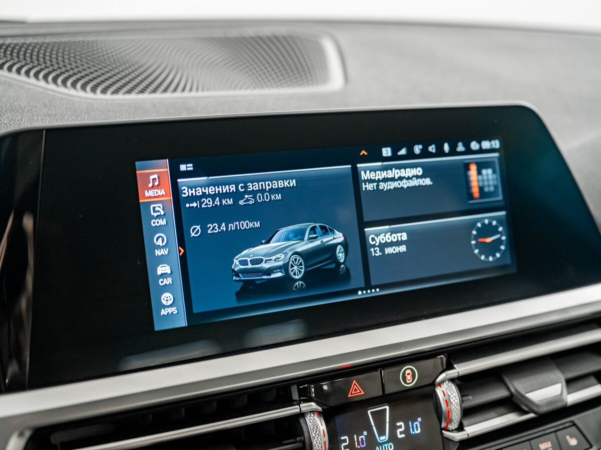 BMW 3-Series 2020 - фото автомобиля