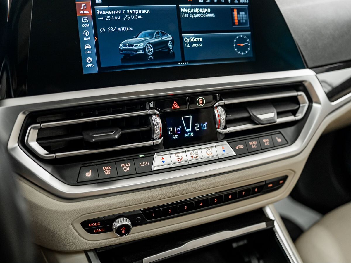 BMW 3-Series 2020 - фото автомобиля
