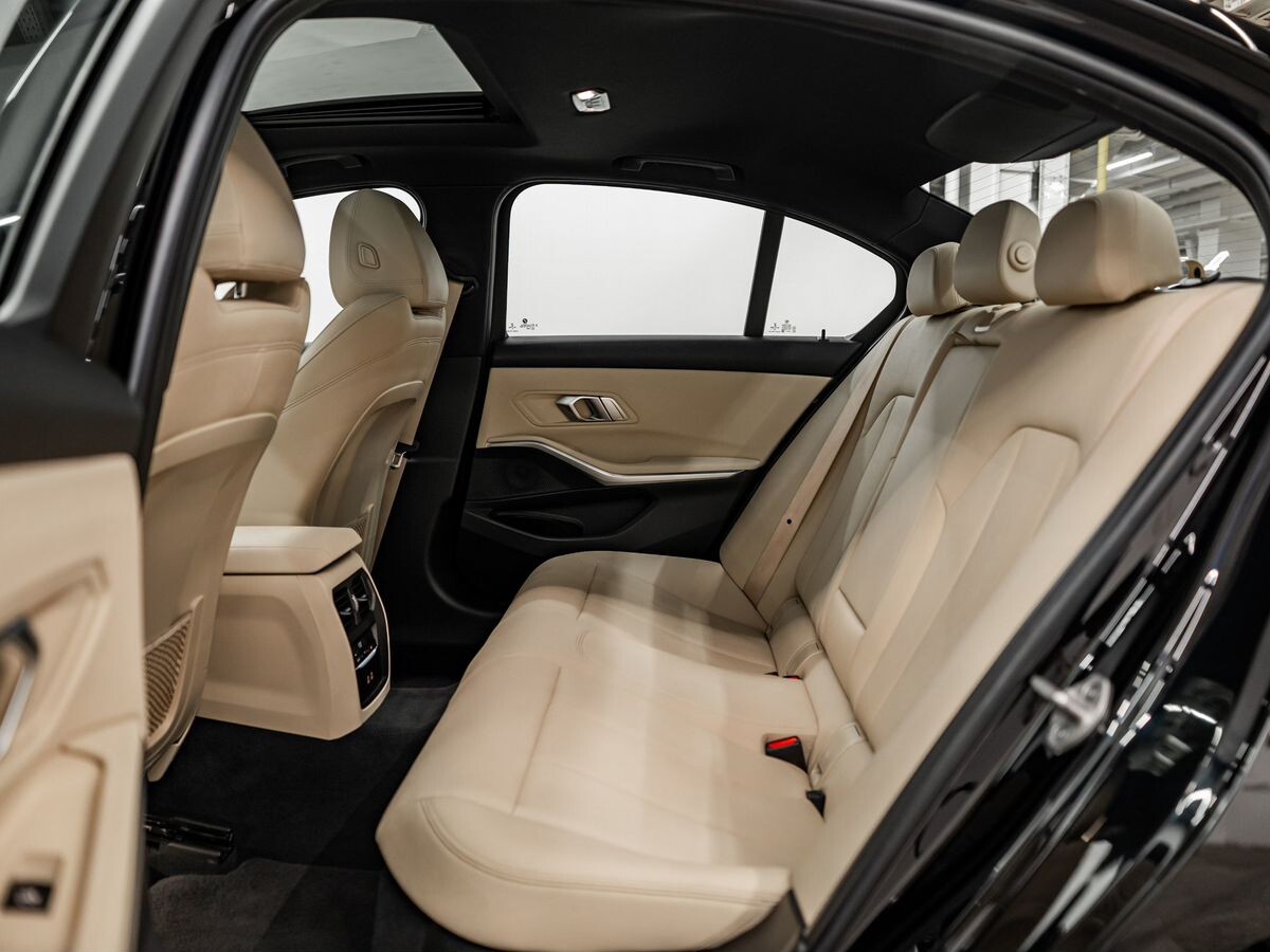BMW 3-Series 2020 - фото автомобиля