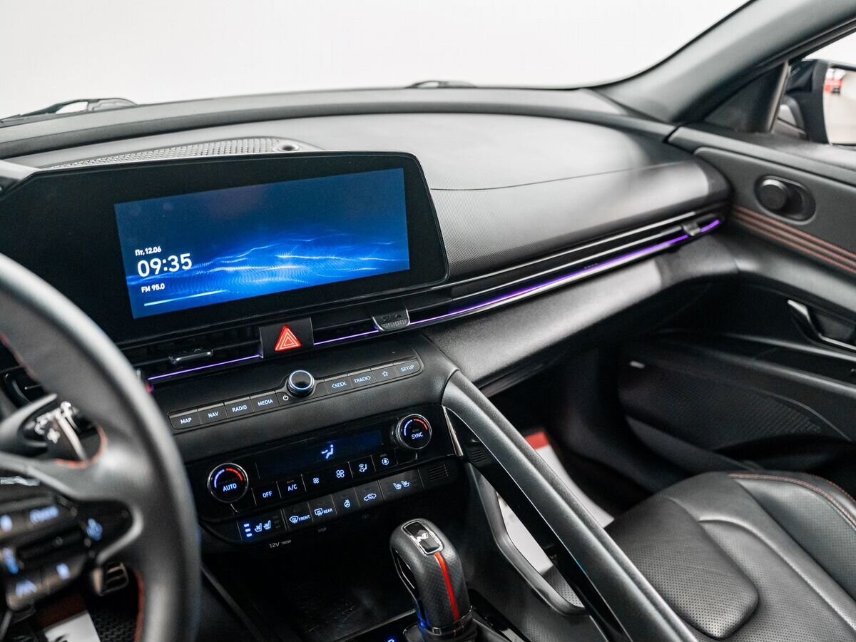 Hyundai Avante 2021 - фото автомобиля