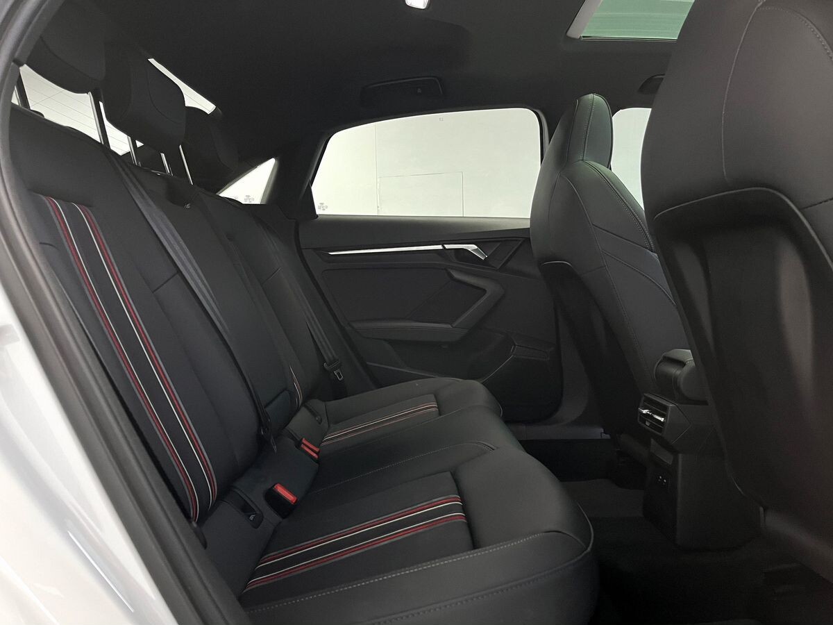 Audi A3 2022 - фото автомобиля