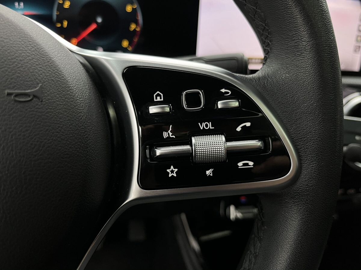 Mercedes-Benz A-Class 2022 - фото автомобиля