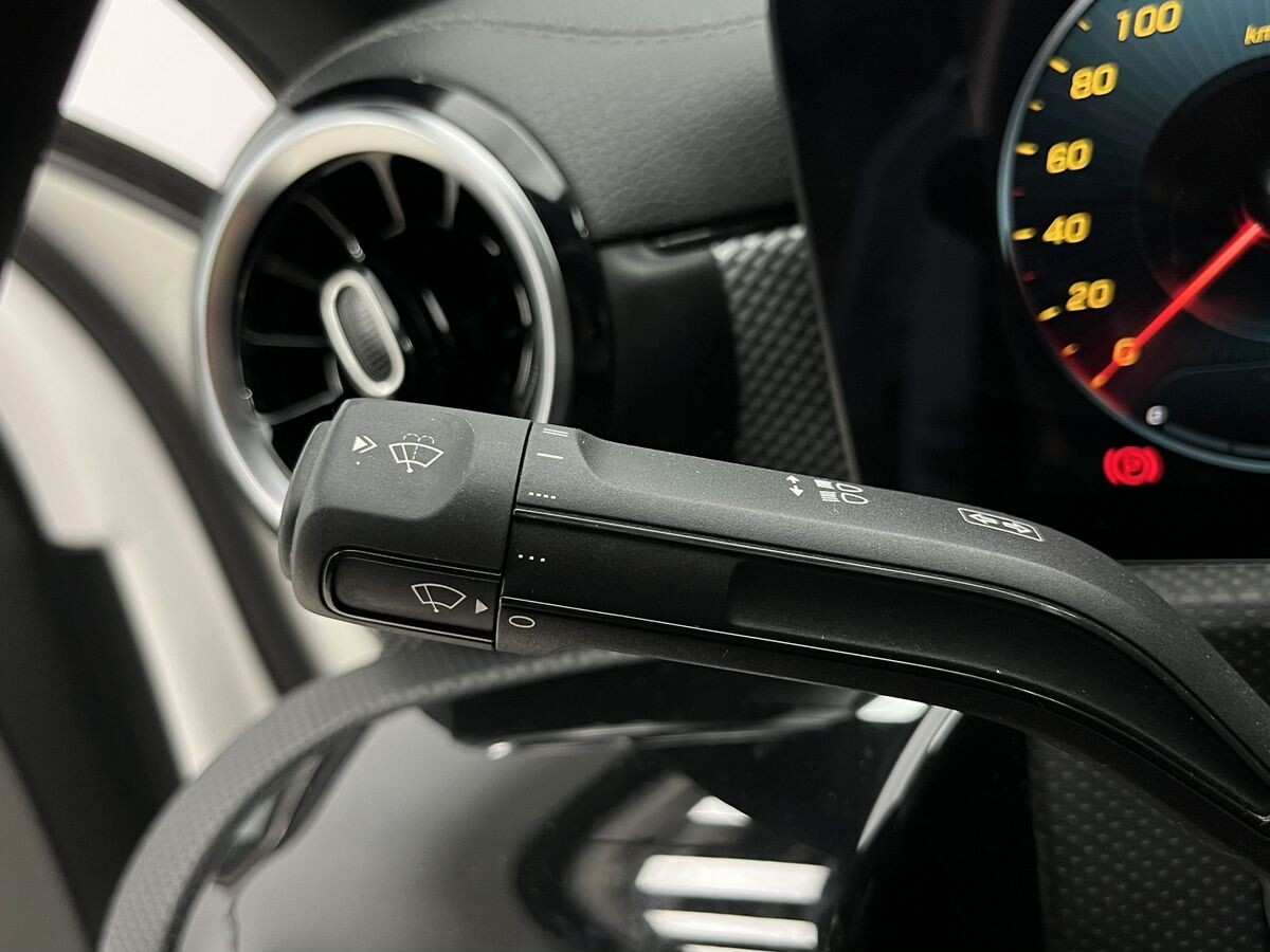 Mercedes-Benz A-Class 2022 - фото автомобиля