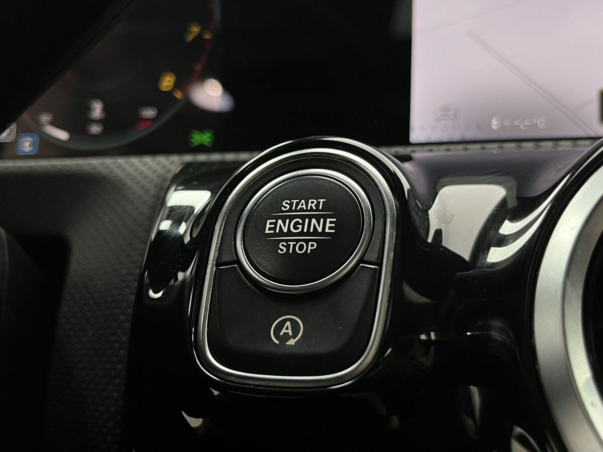 Mercedes-Benz A-Class 2022 - фото автомобиля