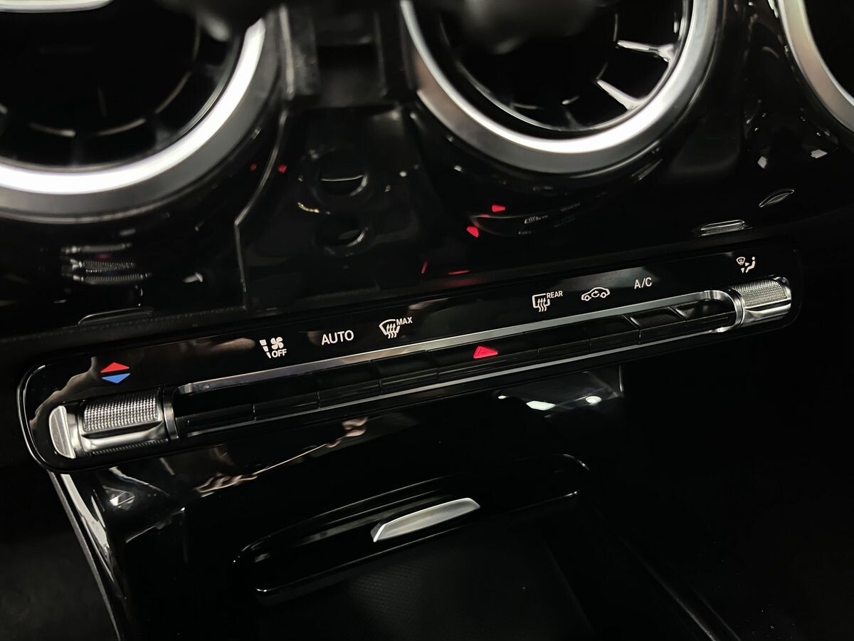 Mercedes-Benz A-Class 2022 - фото автомобиля