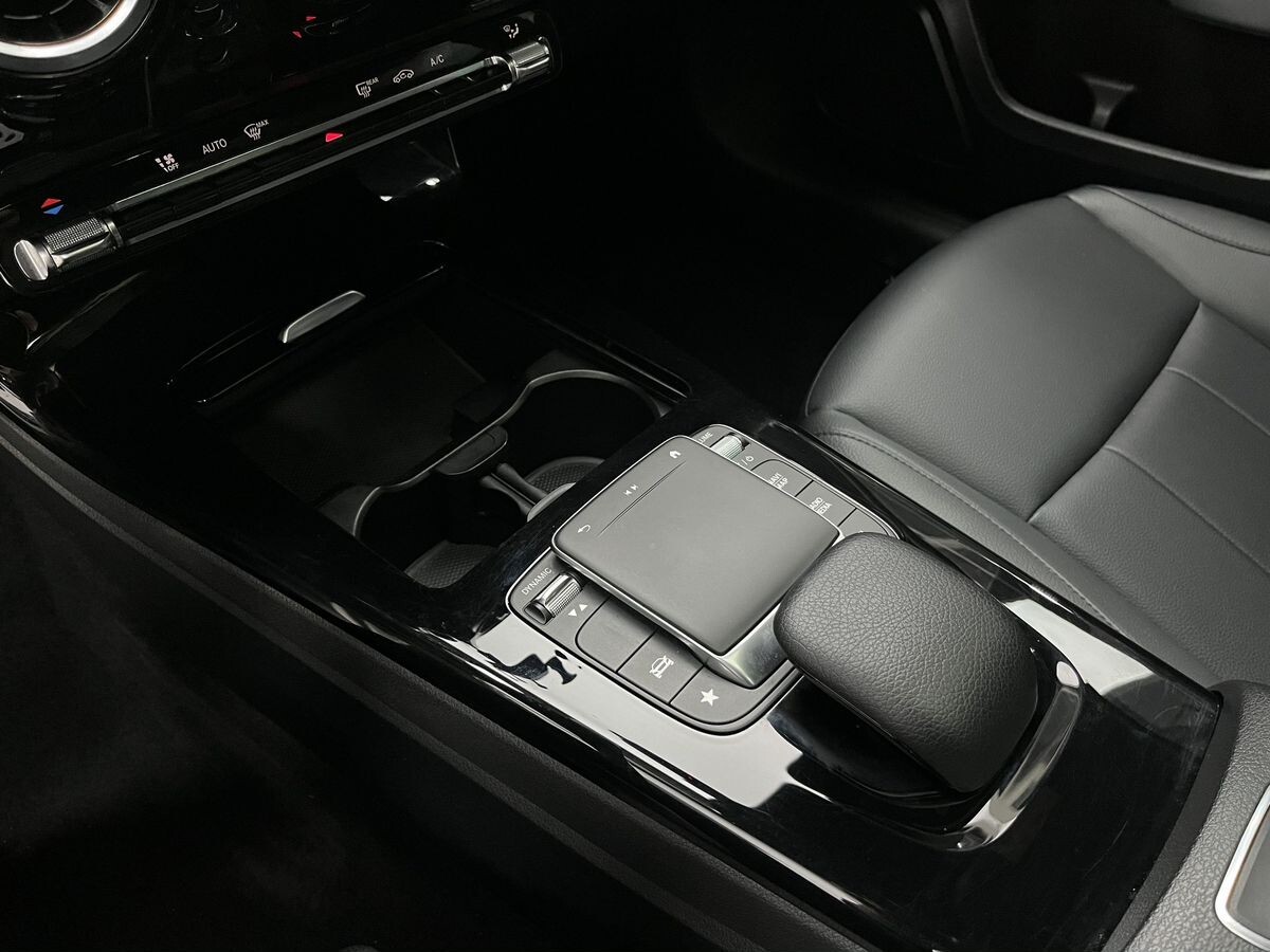 Mercedes-Benz A-Class 2022 - фото автомобиля