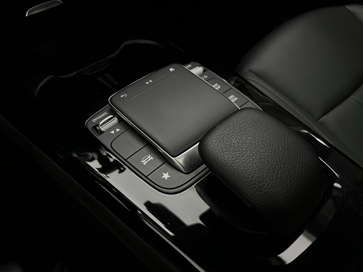 Mercedes-Benz A-Class 2022 - фото автомобиля