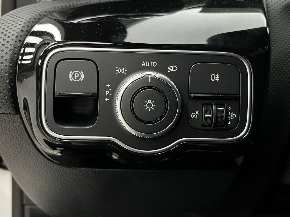 Mercedes-Benz A-Class 2022 - фото автомобиля
