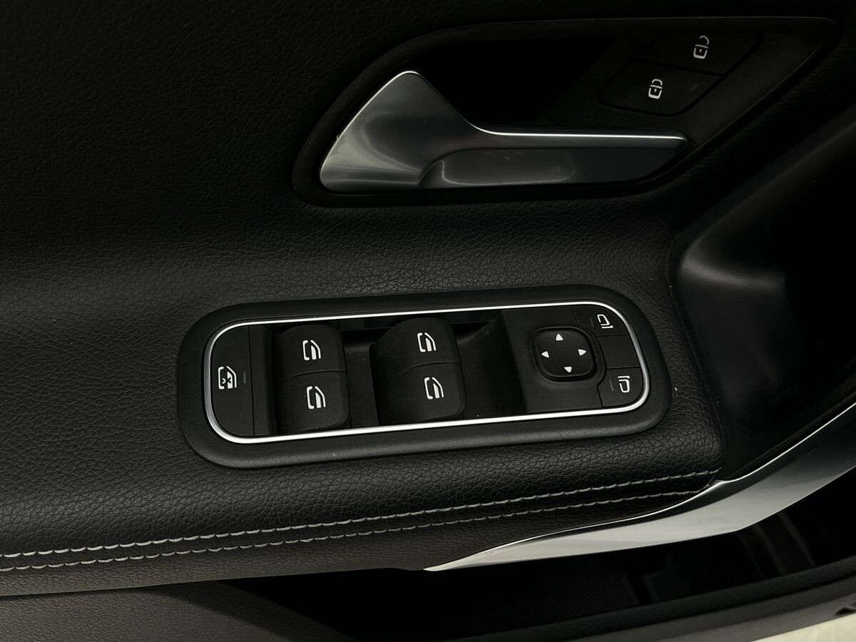 Mercedes-Benz A-Class 2022 - фото автомобиля