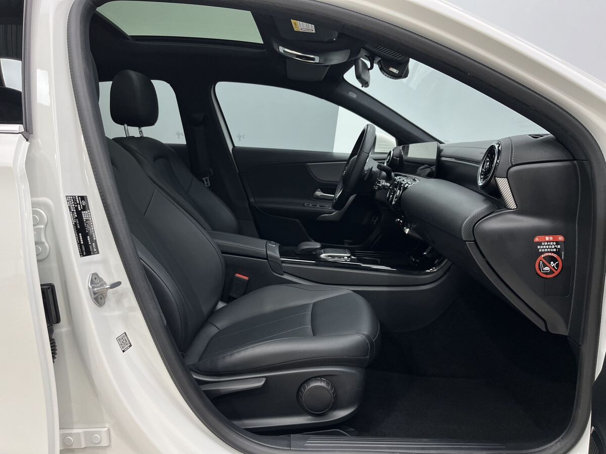 Mercedes-Benz A-Class 2022 - фото автомобиля