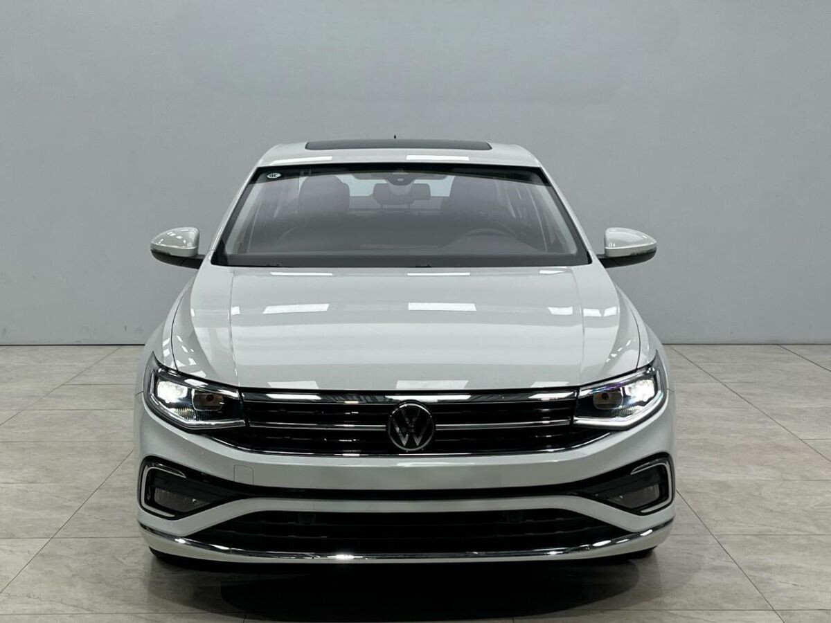 Volkswagen Bora 2022 - фото автомобиля