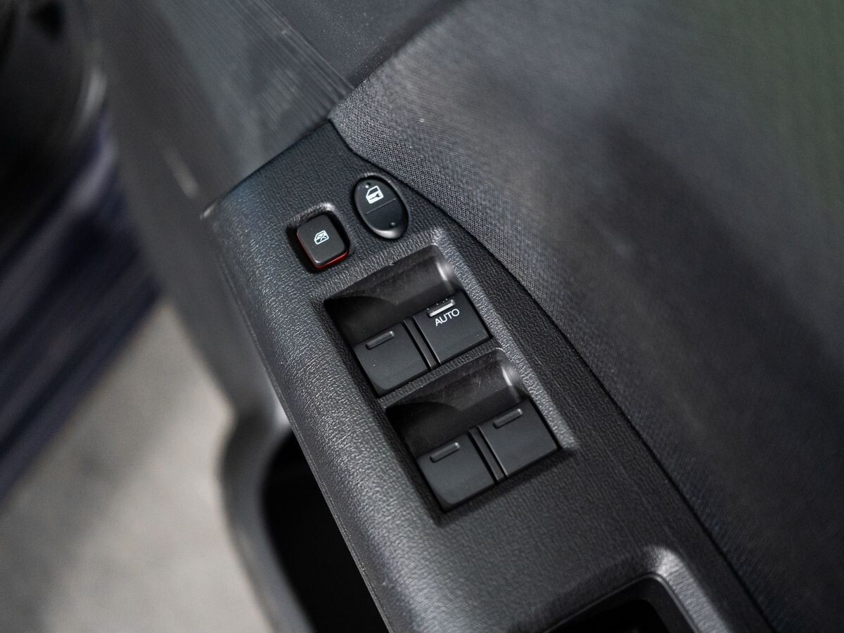 Honda Freed Spike 2015 - фото автомобиля