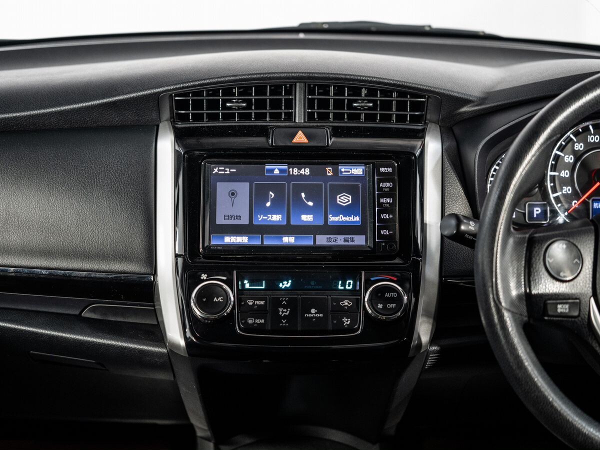 Toyota Corolla Fielder 2019 - фото автомобиля