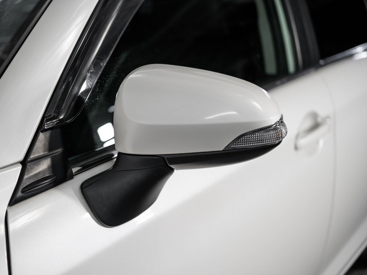 Toyota Corolla Fielder 2019 - фото автомобиля