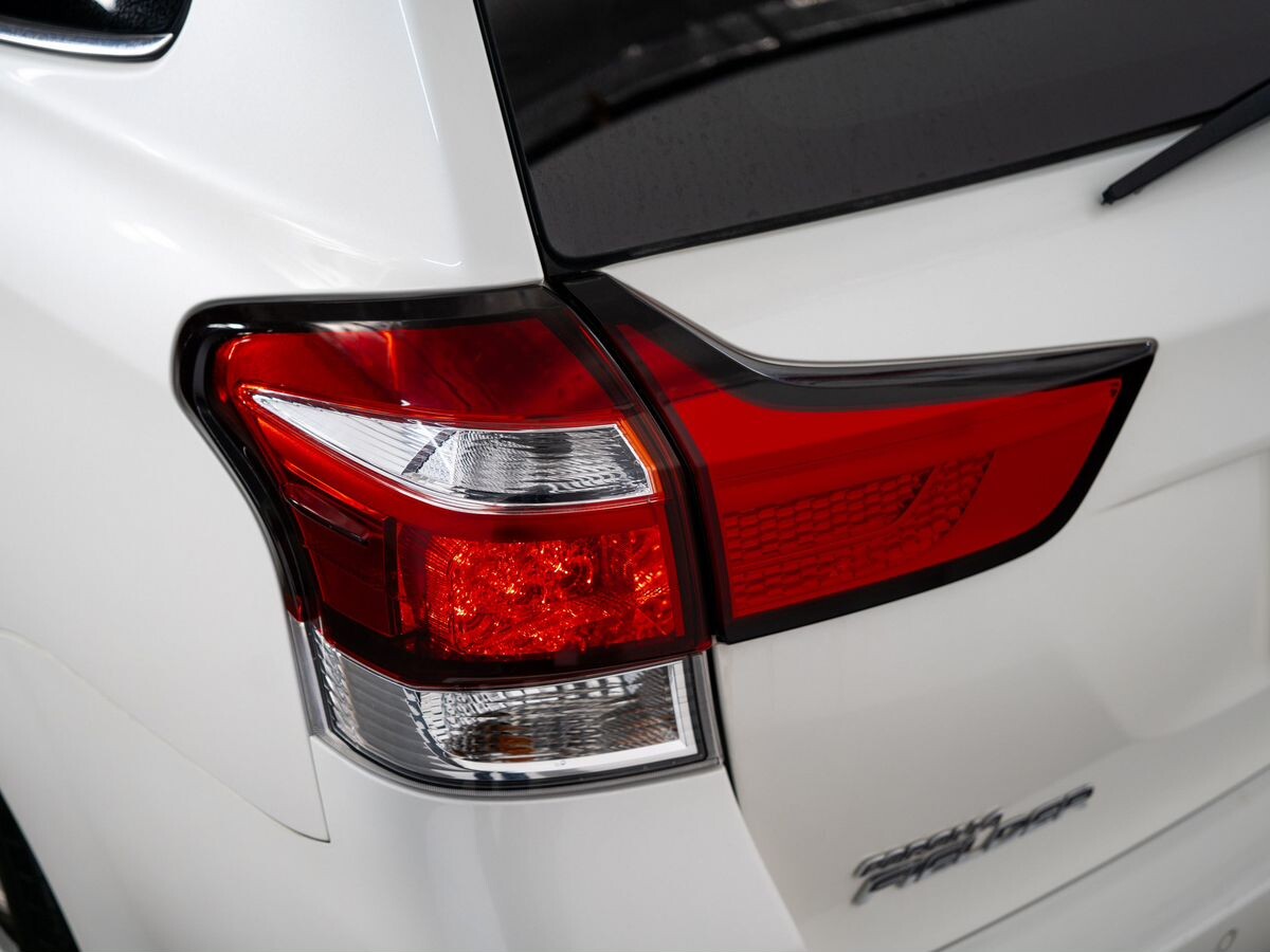 Toyota Corolla Fielder 2019 - фото автомобиля