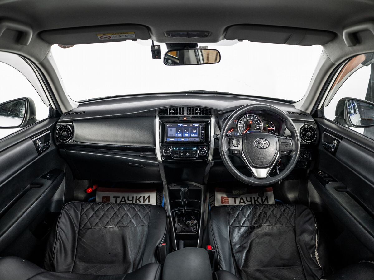 Toyota Corolla Fielder 2019 - фото автомобиля