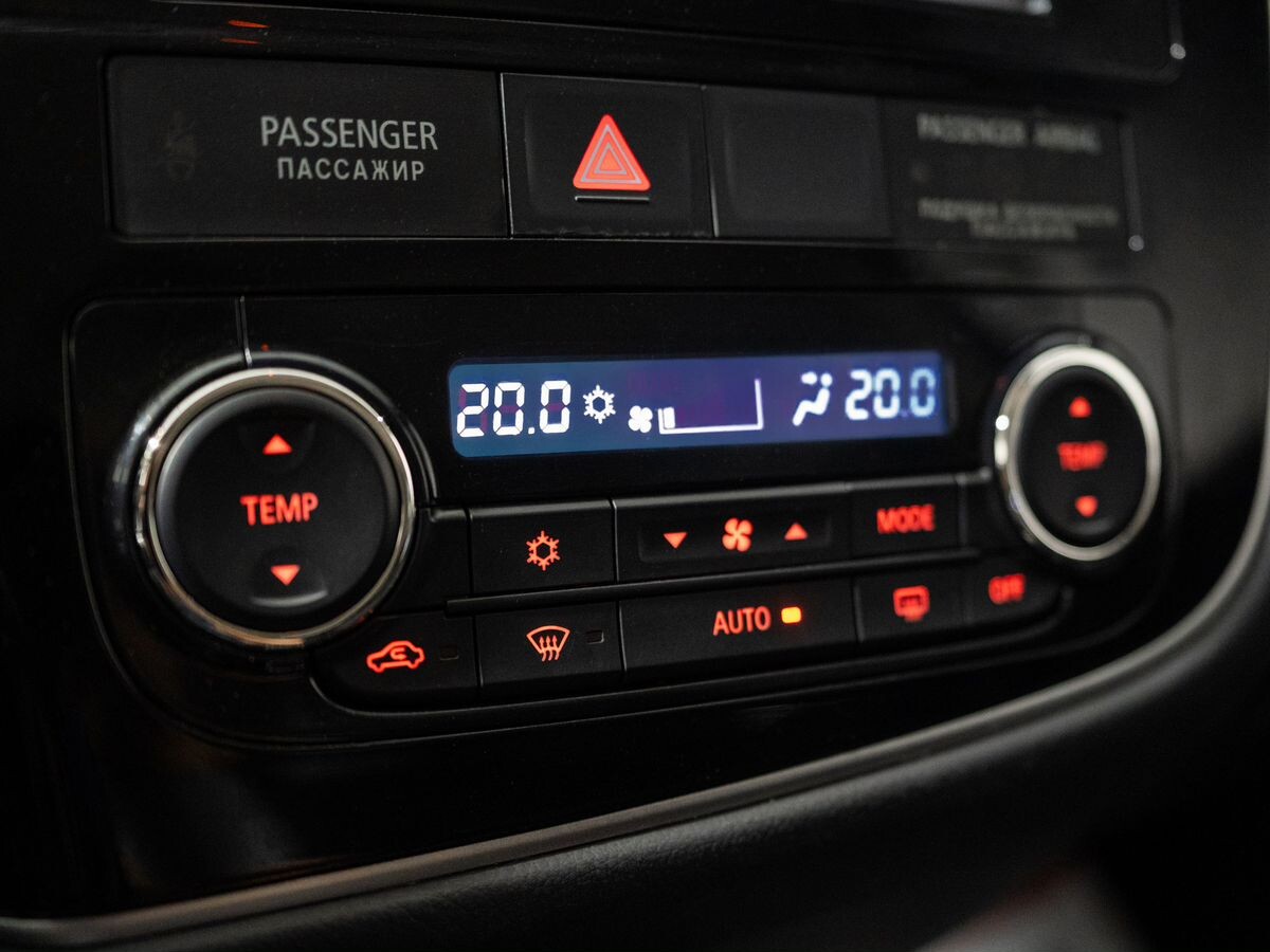 Mitsubishi Outlander 2015 - фото автомобиля