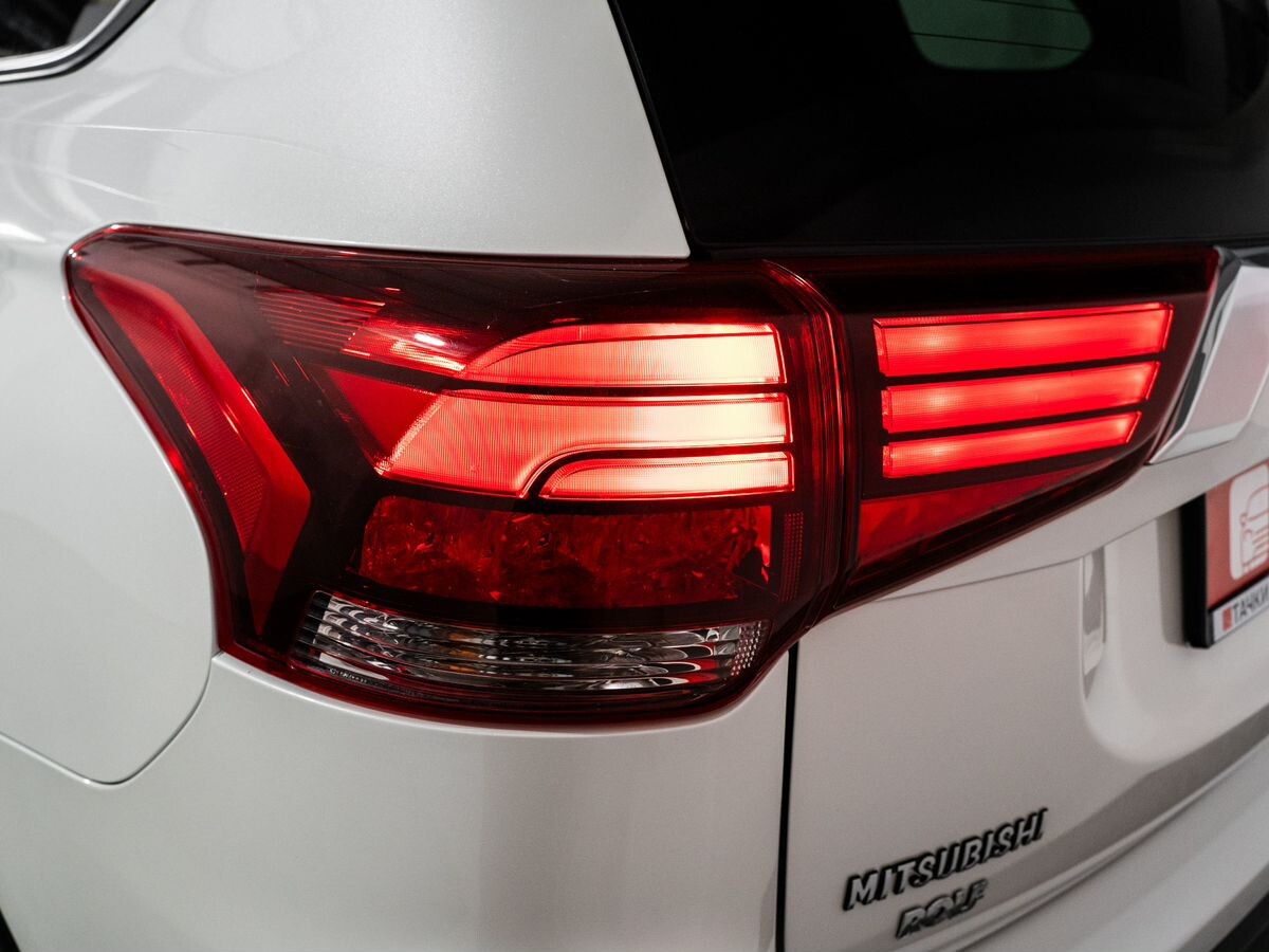 Mitsubishi Outlander 2015 - фото автомобиля
