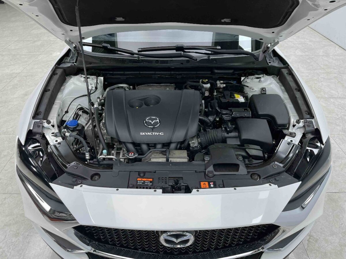 Mazda CX-4 2023 - фото автомобиля