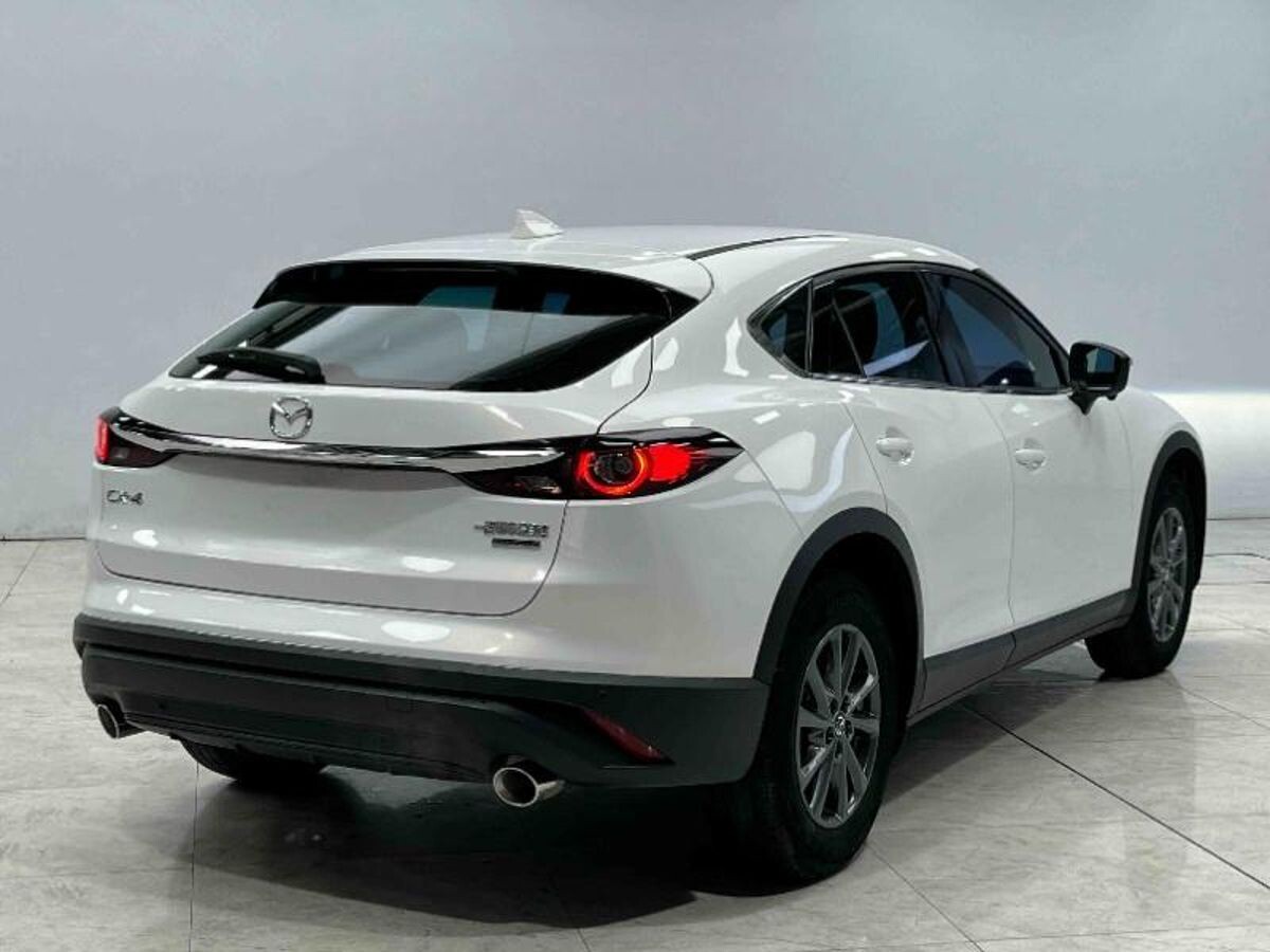 Mazda CX-4 2023 - фото автомобиля