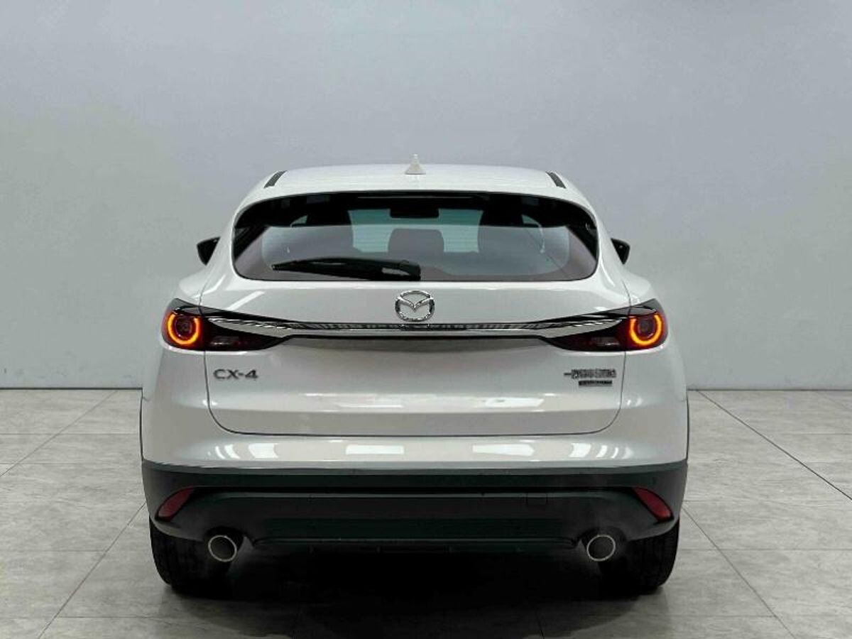 Mazda CX-4 2023 - фото автомобиля