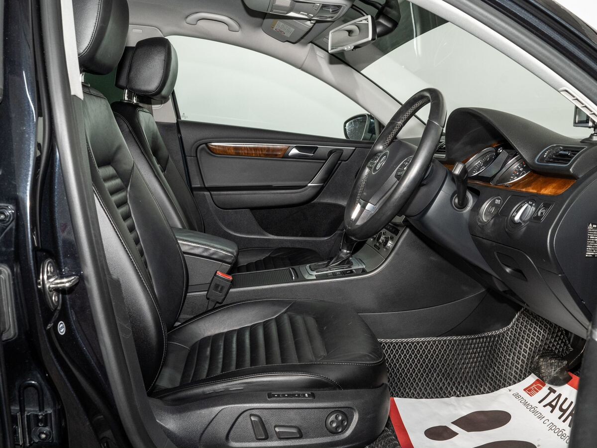 Volkswagen Passat 2013 - фото автомобиля