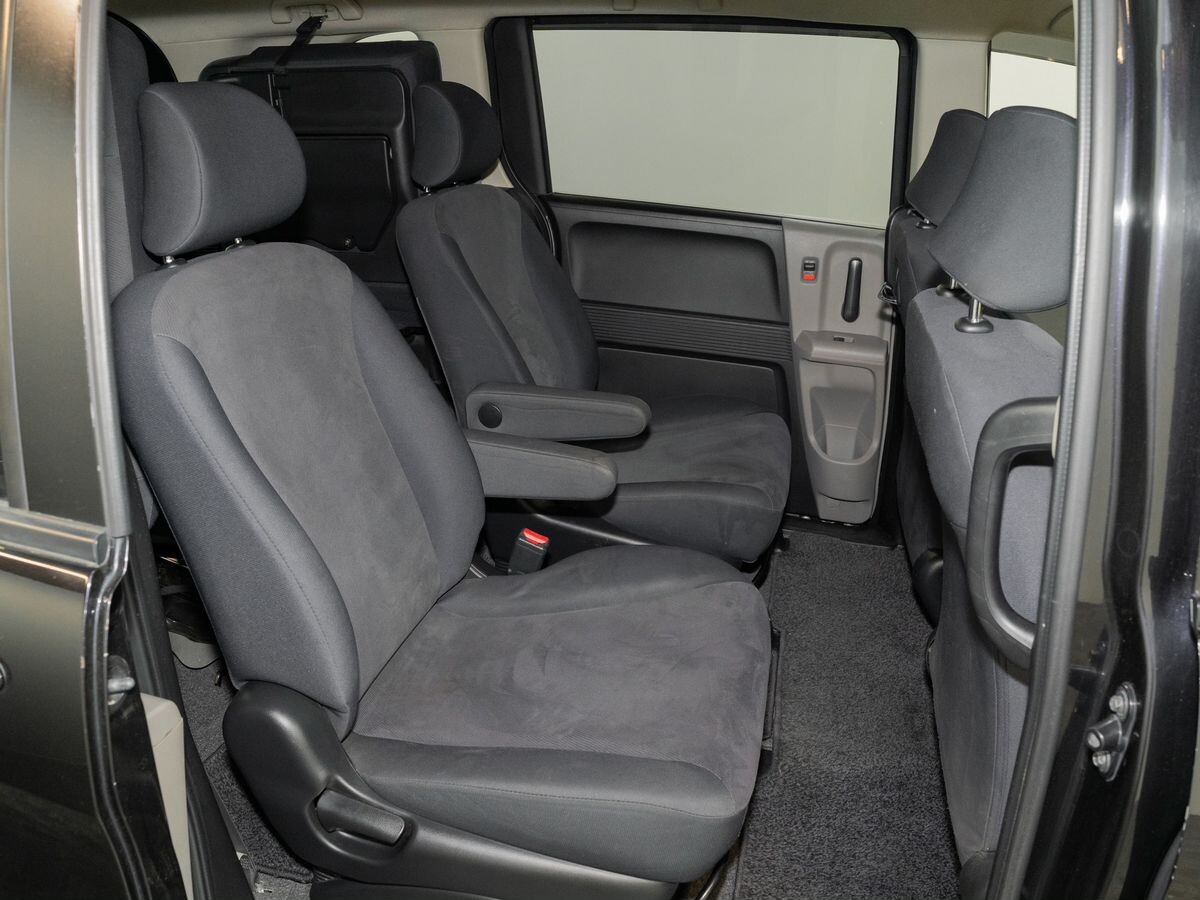 Honda Freed 2010 - фото автомобиля