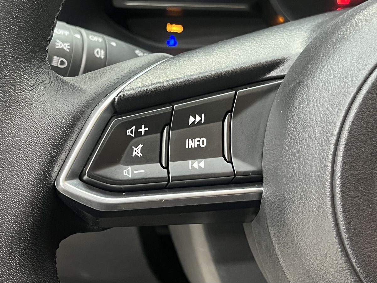 Mazda CX-4 2022 - фото автомобиля