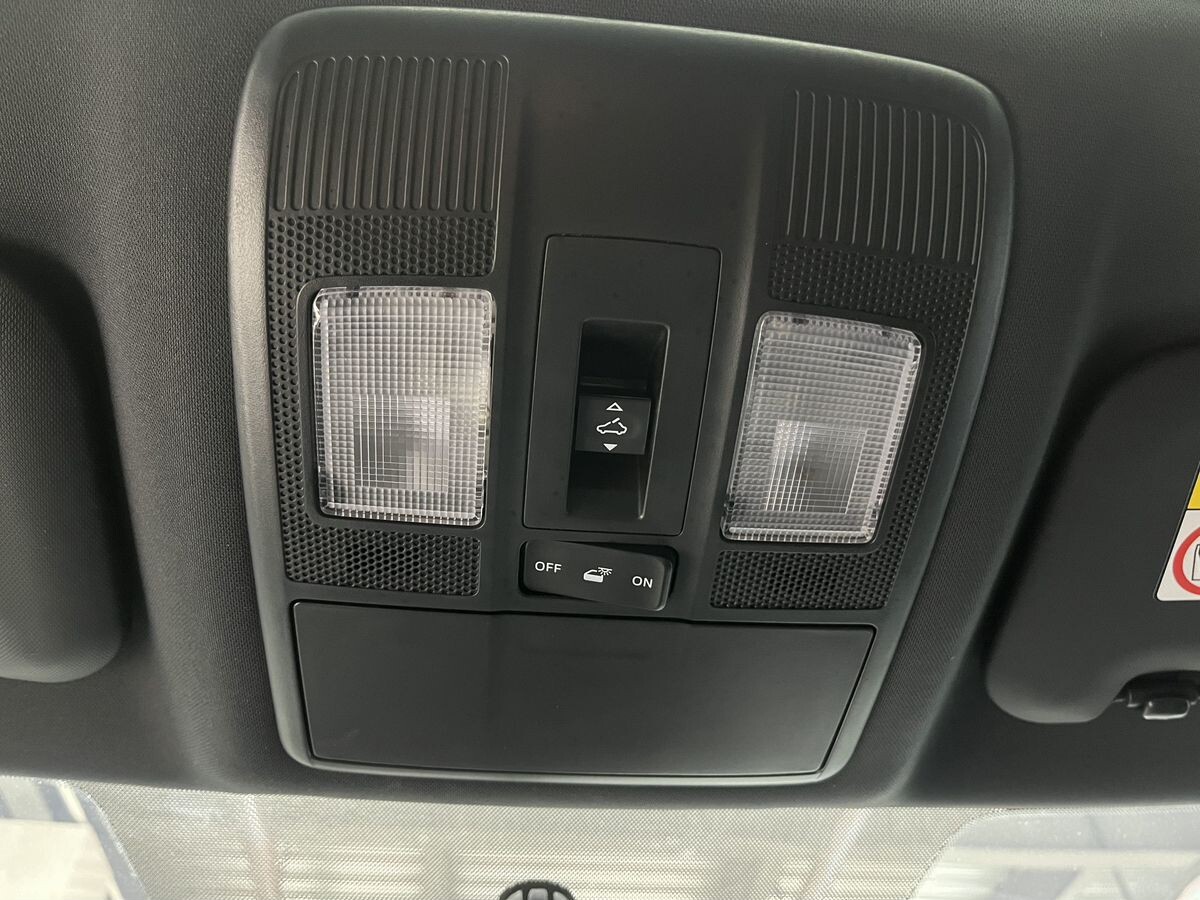 Mazda CX-4 2022 - фото автомобиля