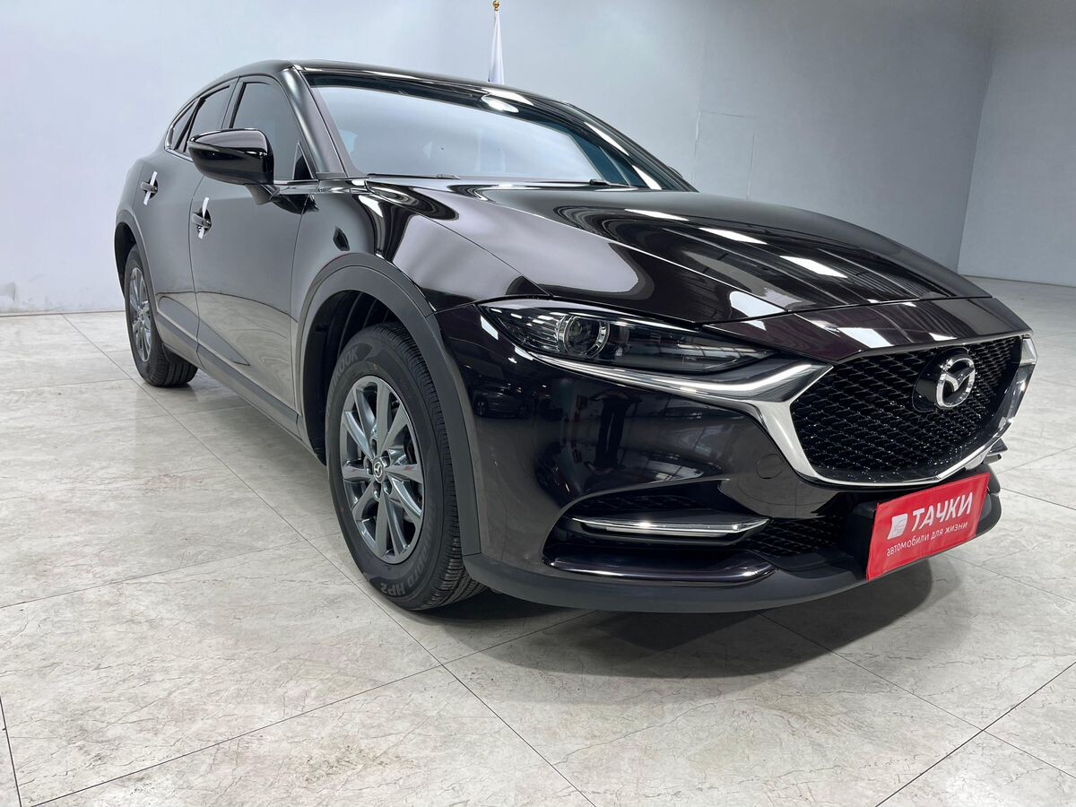 Mazda CX-4 2022 - фото автомобиля