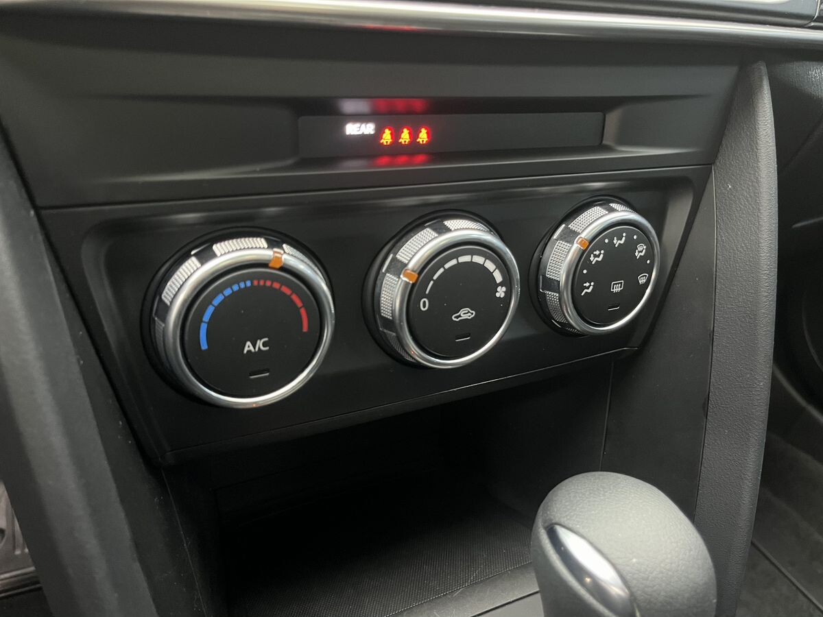 Mazda CX-4 2022 - фото автомобиля