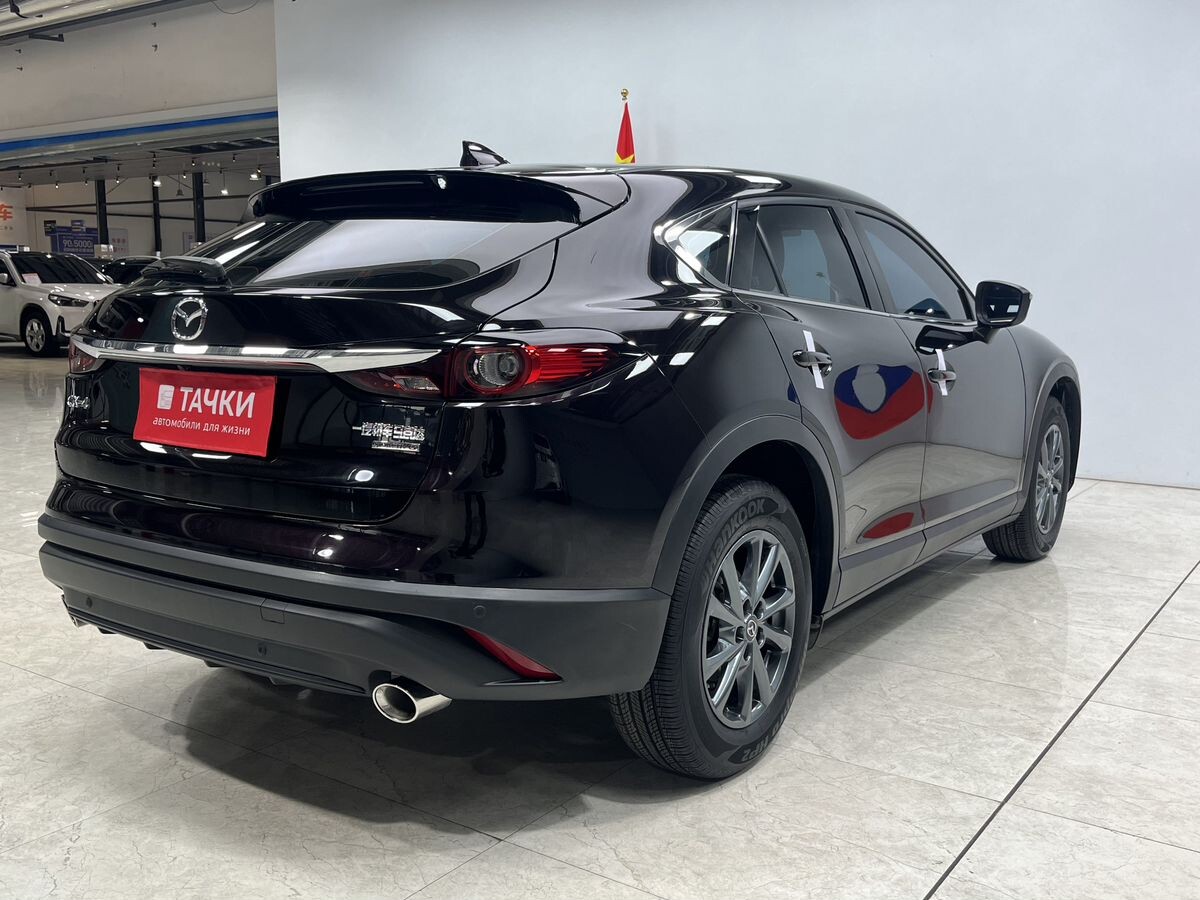 Mazda CX-4 2022 - фото автомобиля
