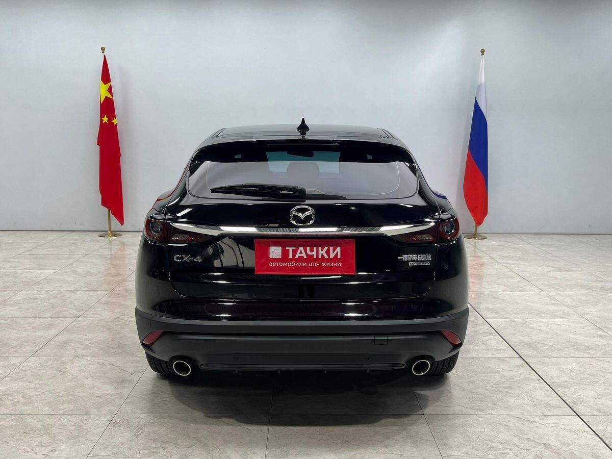 Mazda CX-4 2022 - фото автомобиля